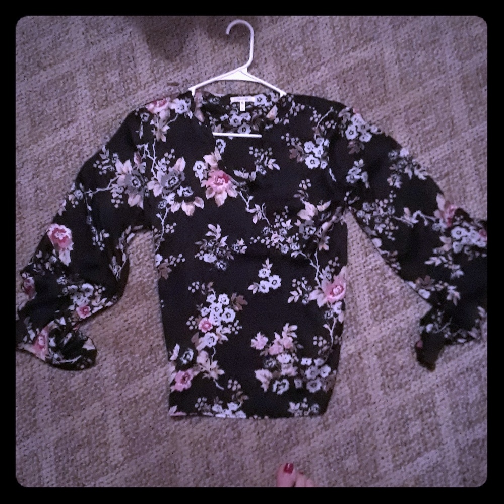 Adorable silk shirt with bell arms!